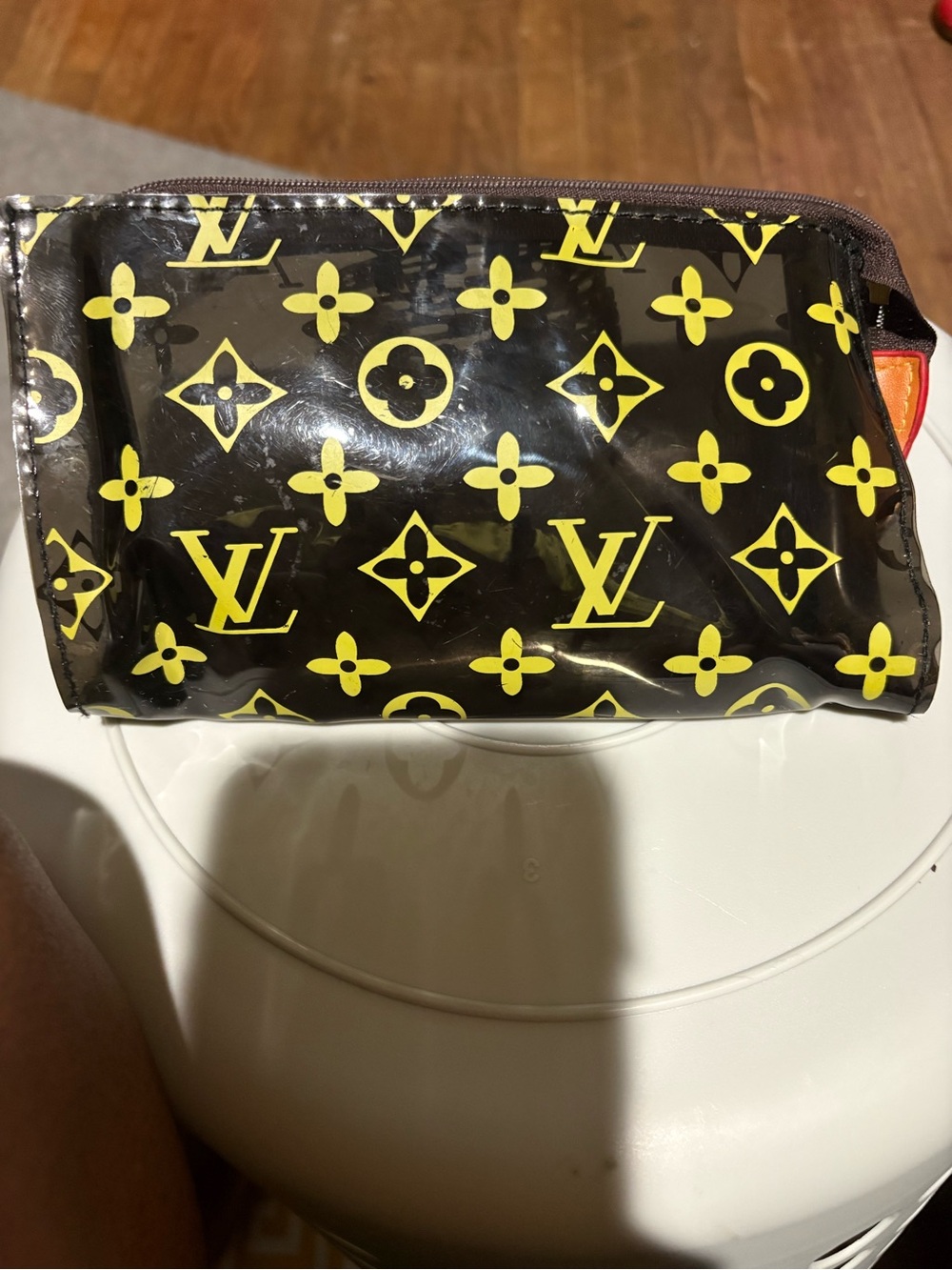 Cosmetic case plastic